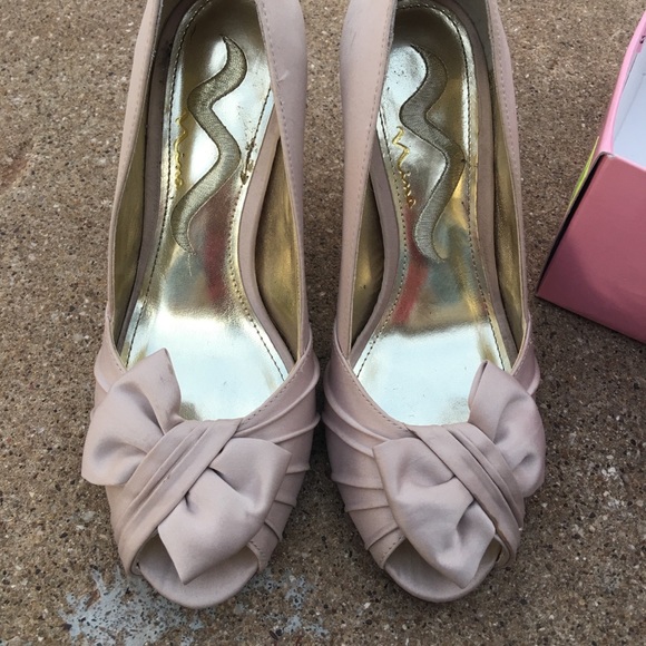 nina forbes peep toe